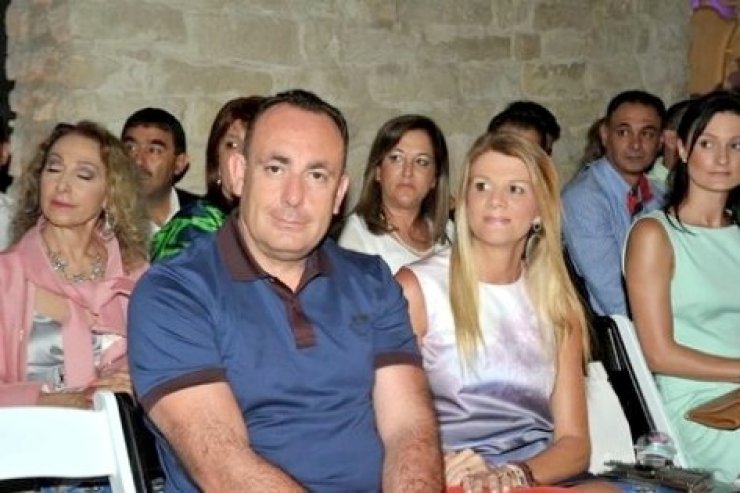 Έλσα Αναστασιάδη: «Έλεος ο άντρας μου έχασε τόσα λεφτά, αν ήξερε για το κούρεμα γιατί δεν τα έσωσε;»