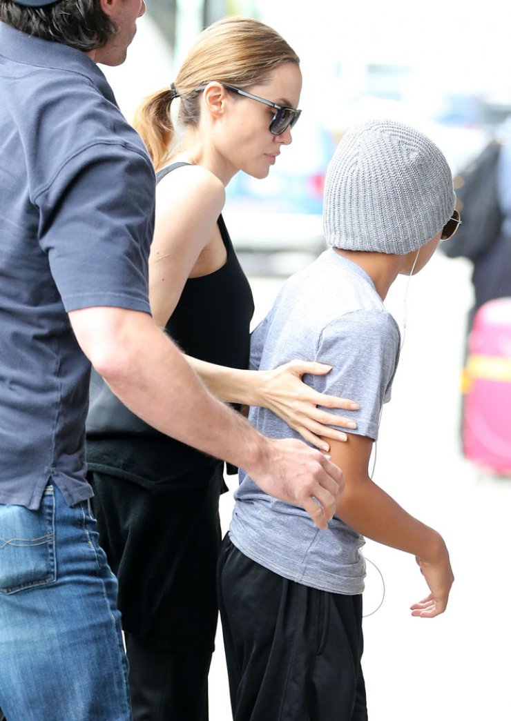 Στην Χαβαη συνοδευόμενη από τους δύο γιους της