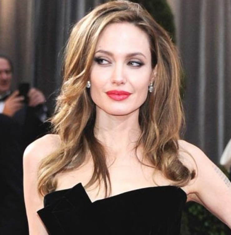 Με ποιον επώνυμο Έλληνα συναντήθηκε η Angelina Jolie στην Αθήνα;