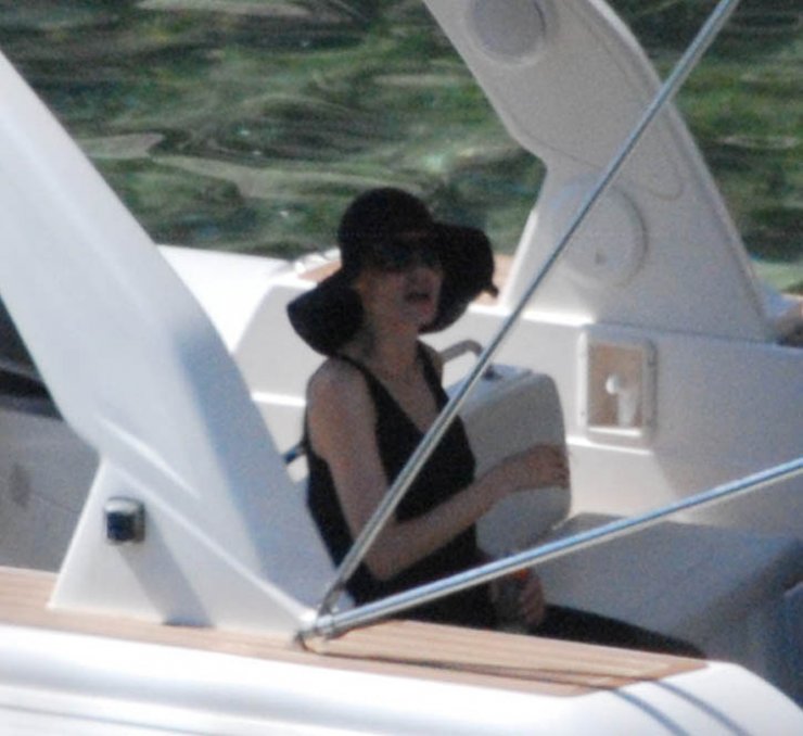 Που πήγε η Angelina Jolie αμέσως μετά το γάμο της; [εικόνες]