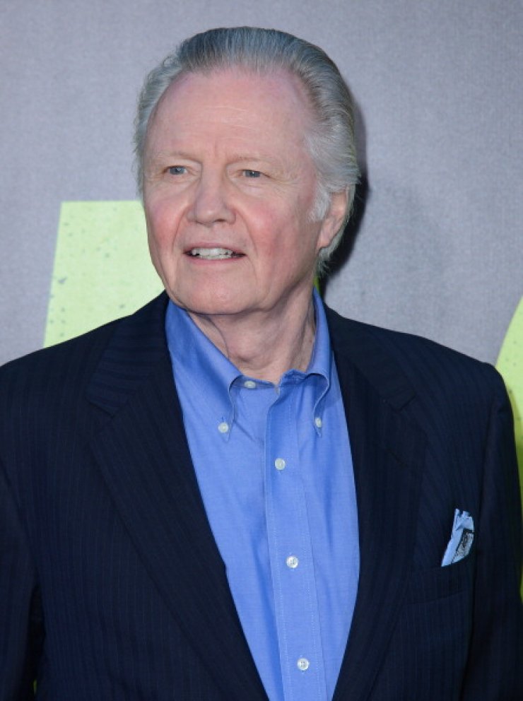  Από το διαδίκτυο έμαθε τα νέα ο πατέρας της Angelina Jolie