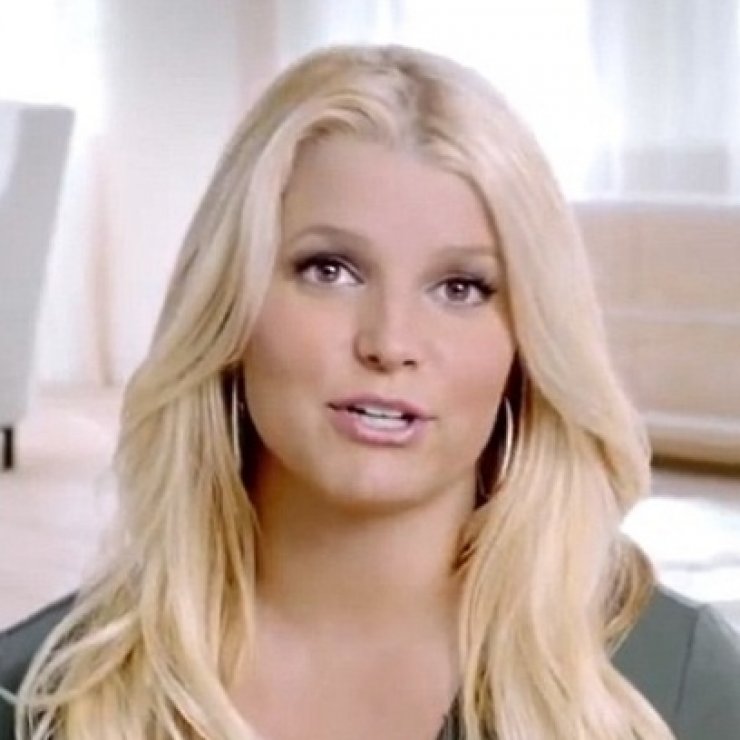 Jessica Simpson: μάθε που πηγαίνει για να αδυνατίσει