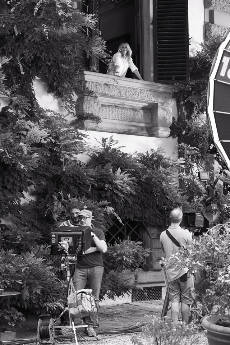 Η Julia Roberts πρωταγωνιστεί στην τηλεοπτική καμπάνια της Calzedonia