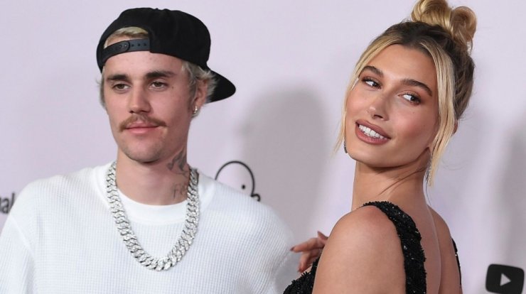Justin - Hailey Bieber: Απολαμβάνουν τις καλοκαιρινές τους διακοπές στη Μήλο [εικόνες]