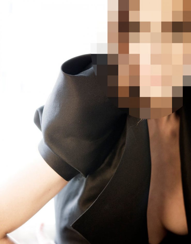 Πασίγνωστη ελληνίδα ηθοποιός φιλοξενεί άστεγο στο σπίτι της! 