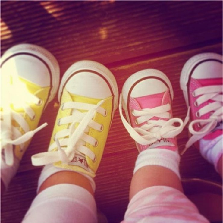 Παρουσιάστριες πήγαν τα παιδάκια τους σε παιδικό party, ντυμένα με το ίδιο στυλ!