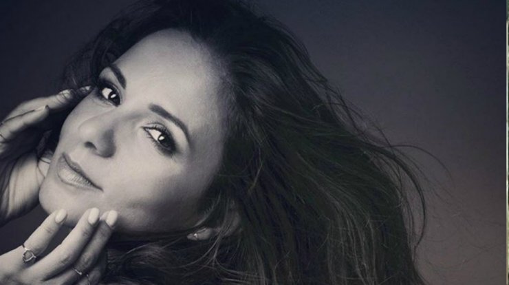 Χριστιάνα Καφά: Η δημιουργός για το βραχιολάκι της Madame Figaro για την εκστρατεία κατά του καρκίνου του μαστού μίλησε στο ilovestyle.com