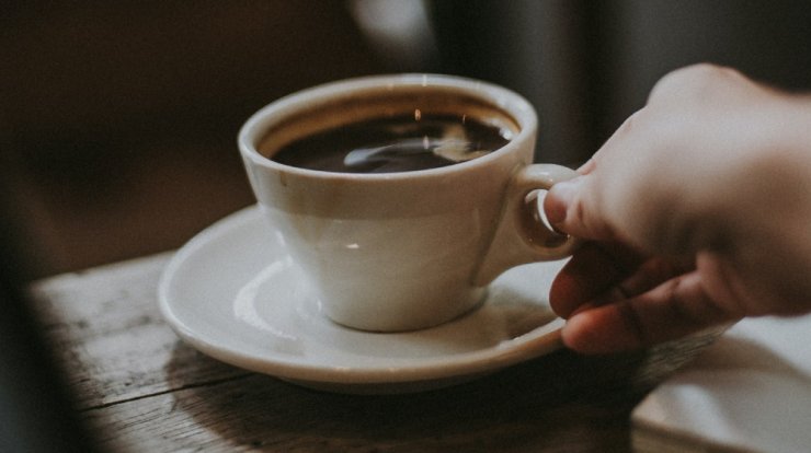 Τι είναι η καφεΐνη; Είναι καλή ή κακή για την υγεία;