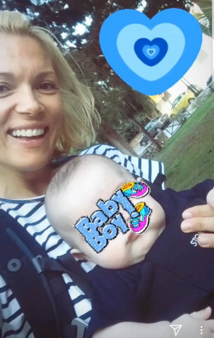 Υπέροχες στιγμές! Η Βίκυ Καγιά με το μικρό Κάρολο στη Μύκονο! [εικόνες]