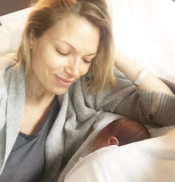 Η Βίκυ Καγιά βγήκε από το μαιευτήριο πιο κομψή από ποτέ! [εικόνες]