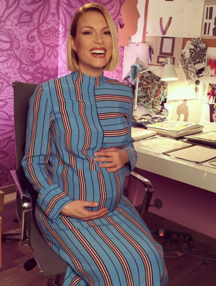 Η πρώτη φωτογραφία της Βίκυς Καγιά με τον νεογέννητο γιο της!