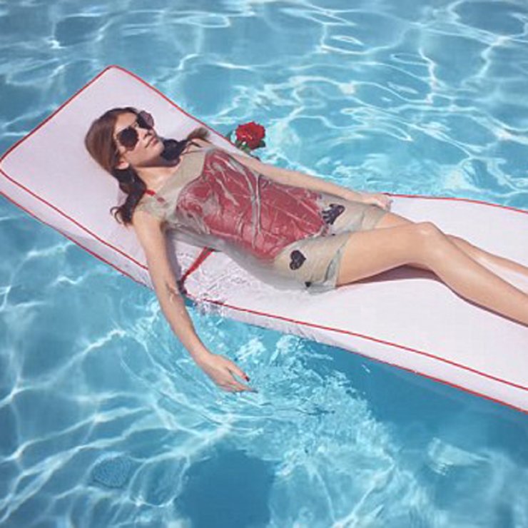 Kaia Gerber: Στην πρώτη της καμπάνια για την εταιρεία Miu-Miu