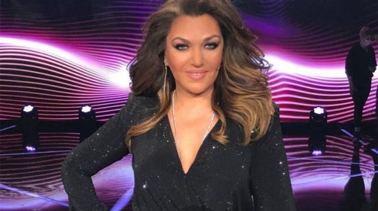 Καίτη Γαρμπή: Η απίθανη τούρτα που έσβησε για τα γενέθλιά της [βίντεο]