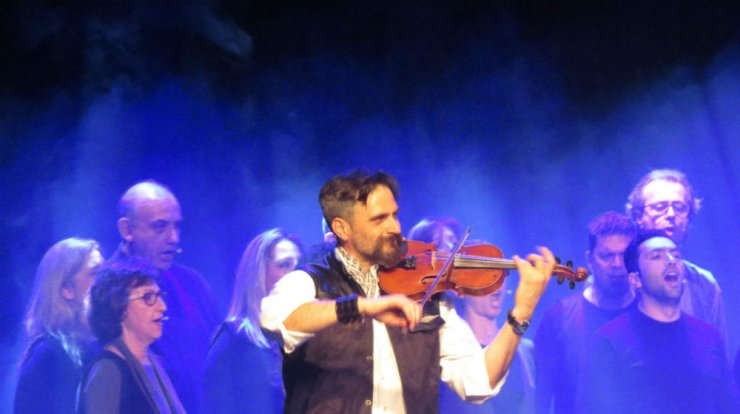 Μαγεμένη η Αθήνα από τις "Εικόνες της Μουσικής" του Κώστα Κακογιάννη 