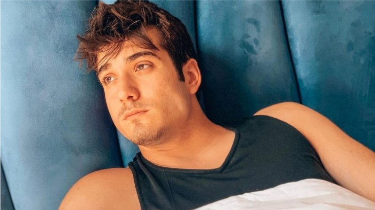 Γιώργος Κακοσαίος: Αφήνει ανοιχτό το ενδεχομένο σχέσης με θαυμάστριά του