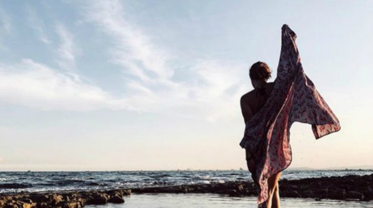 Το τόλμησε! Κύπρια παρουσιάστρια ποζάρει τελείως γυμνή! [εικόνα] 