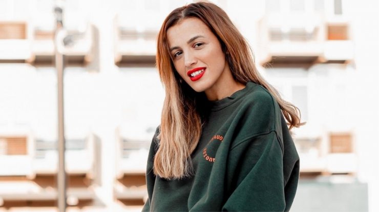 Brow lamination: H Κάλια Ελευθερίου σου παρουσιάζει βήμα - βήμα τη νέα θεραπεία [βίντεο]