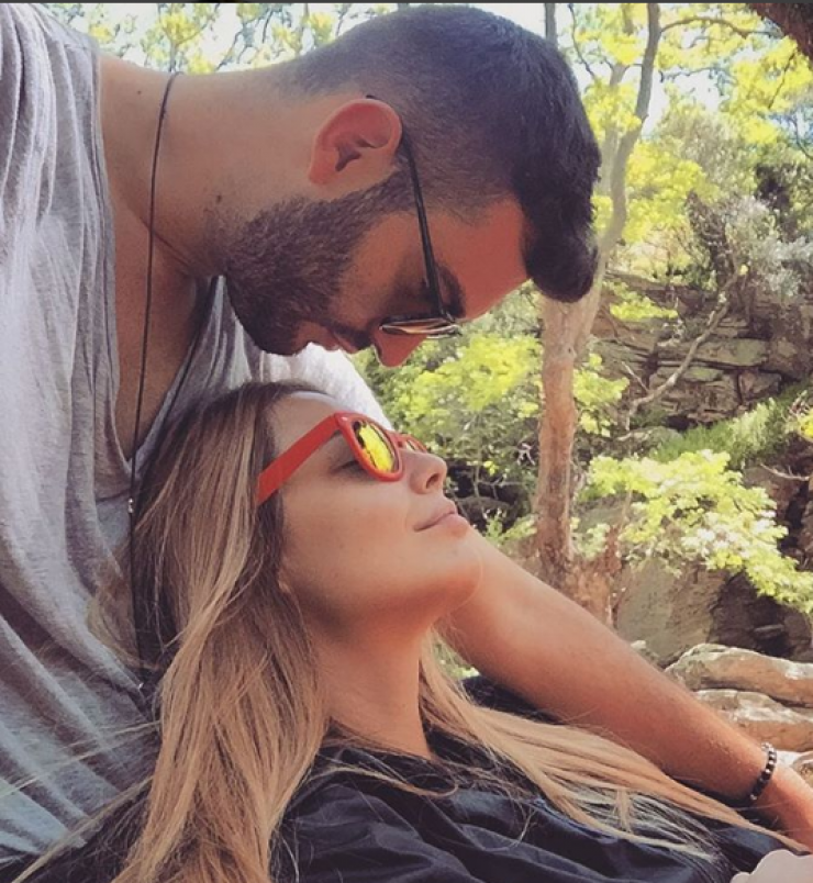 Θοδωρής Μισόκαλος - Αντωνία Καλλιμούκου: Δείτε τους σε παραλία της Κύπρου ερωτευμένους και ευτυχισμένους