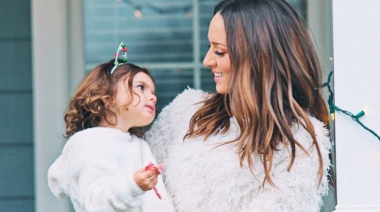 Καλομοίρα: Το αξιολάτρευτο βίντεο της κόρης της λίγο πριν πάει σχολείο που "χαζέψαμε"! 