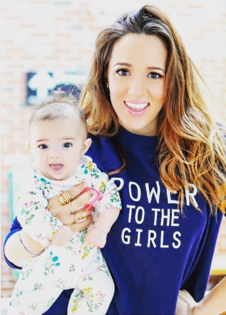 Καλομοίρα: Πιο αδύνατη από ποτέ τέσσερις μήνες μετά τη γέννηση της κόρης της!