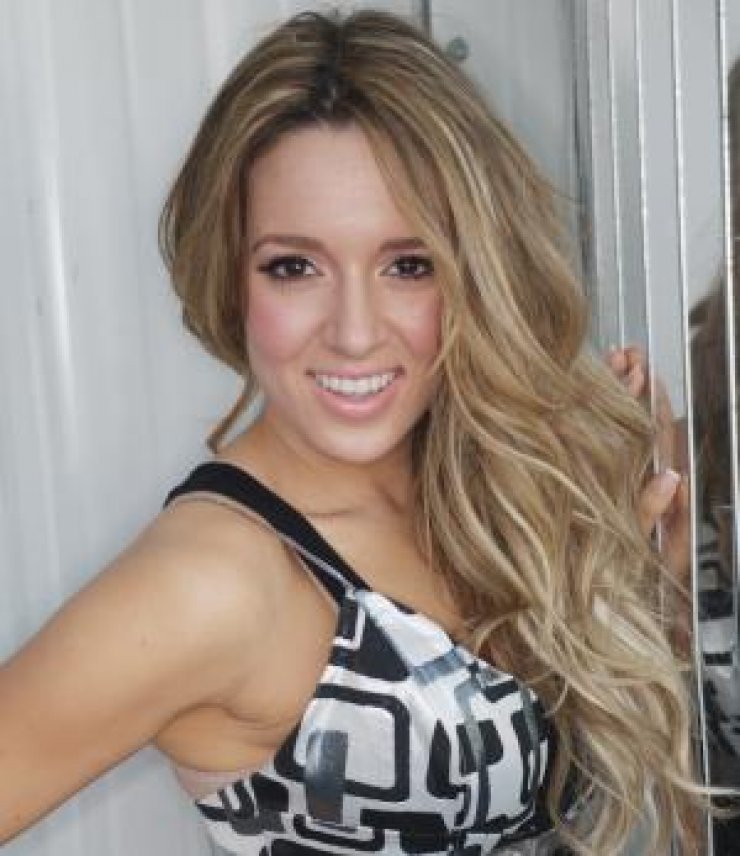 Καλομοίρα: Θα βαφτίσει τους γιους της στο χωριό!