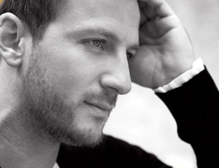 Παντρεύεται ο Κώστας Καραφώτης…