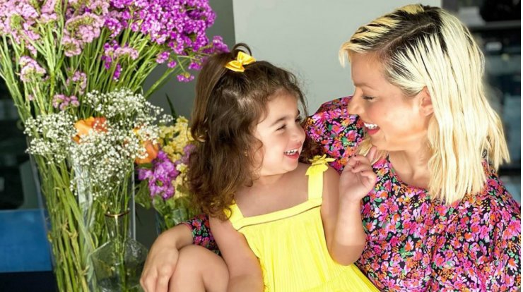 Άντρη Καραντώνη: Μας έδειξε την μικρή Αργυρώ σε ρόλο makeup artist [βίντεο]