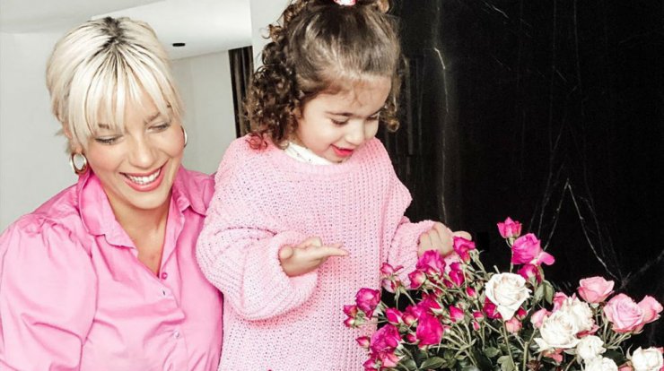 Άντρη Καραντώνη: Η συγκινητική τελευταία ημέρα της Αργυρώς στο σχολείο [εικόνα]