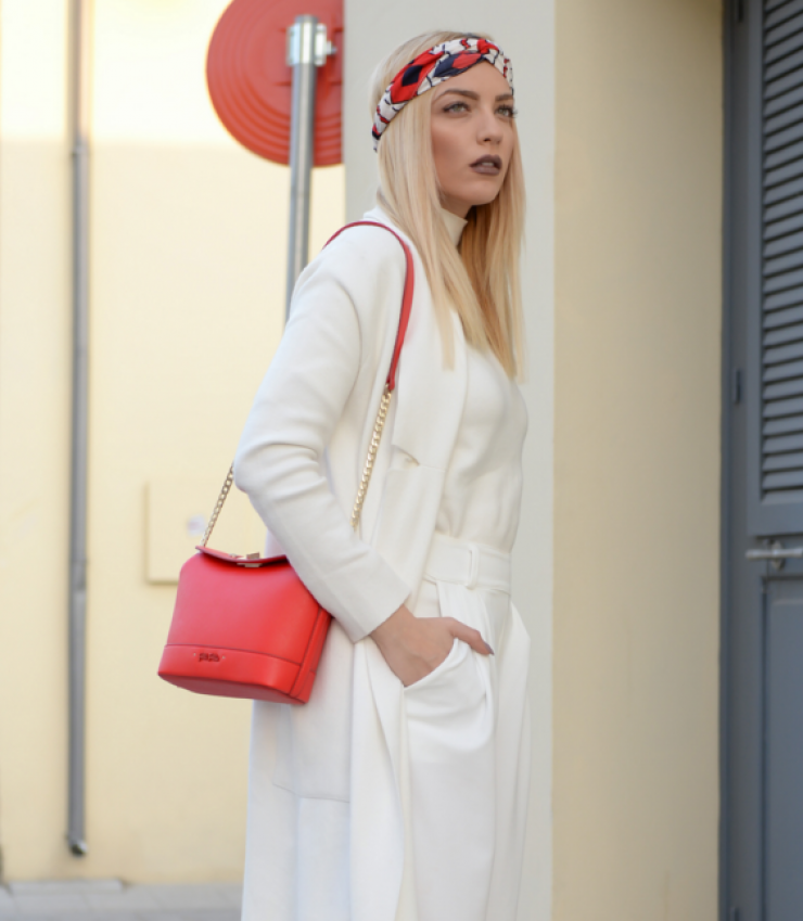 Άντρη Καραντώνη: Δείτε την στην παραλία με φουσκωμένη κοιλίτσα!