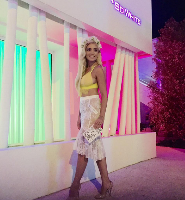 Δείτε το νυφικό της Άντρης Καραντώνη!