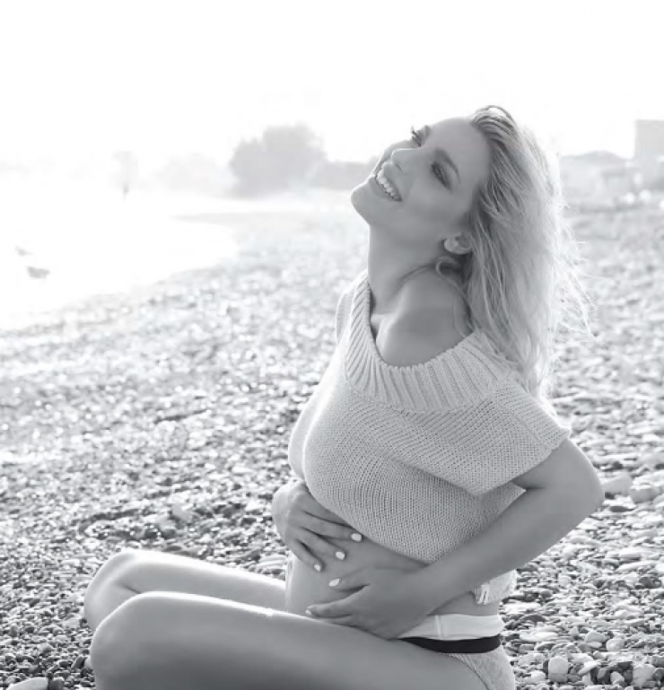 Άντρη Καραντώνη: Έτσι προετοιμάζεται λίγες ημέρες πριν τον ερχομό της κορούλας της!