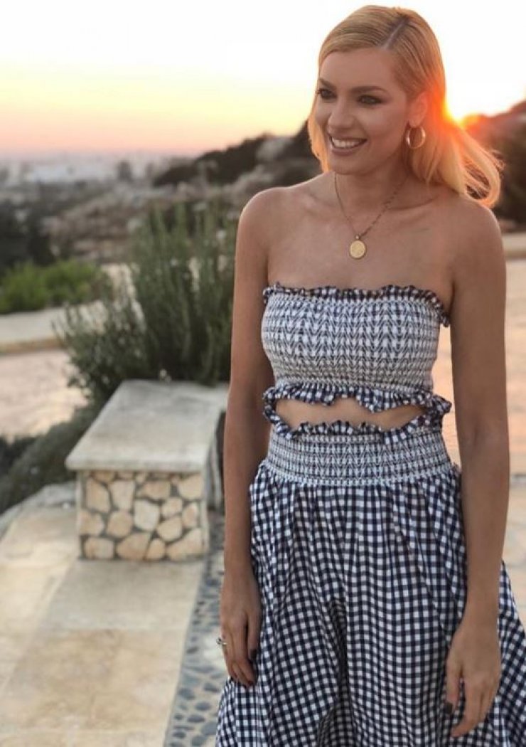 Άντρη Καραντώνη: Οι ευχές της παρουσιάστριας για τα γενέθλια της πεθεράς της