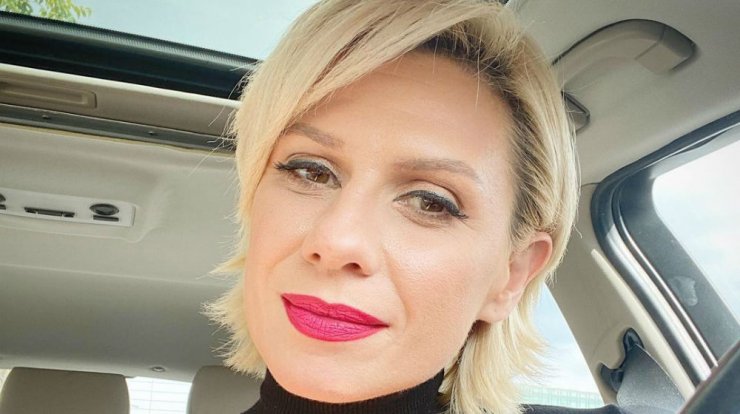 Κατερίνα Καραβάτου: Πλάνταξε σε κλάματα στον αέρα της εκπομπής της [βίντεο]