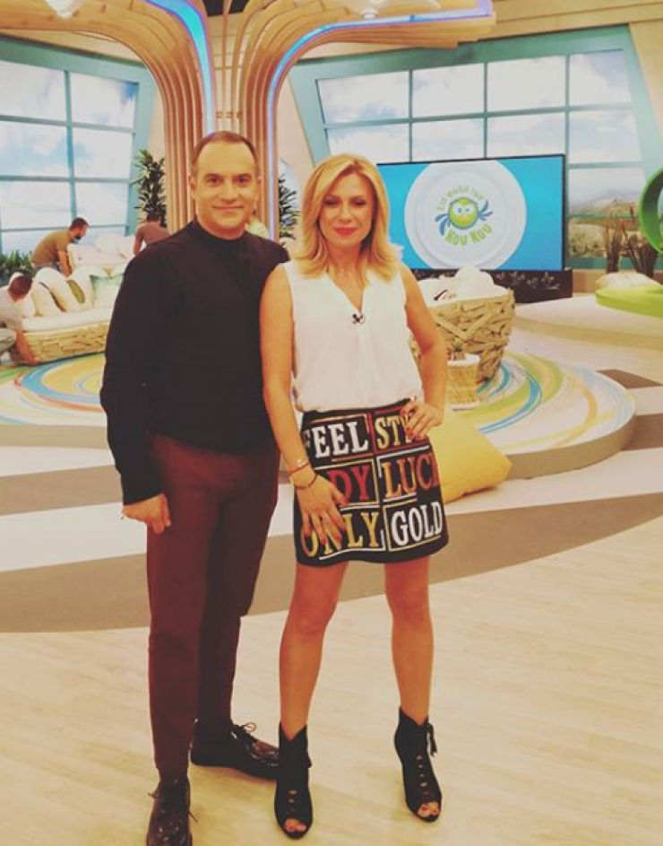 Πασίγνωστος Έλληνας τραγουδιστής αποκάλυψε στους Καραβάτου – Κατσούλη πως έχει παντρευτεί με άντρα! [βίντεο]