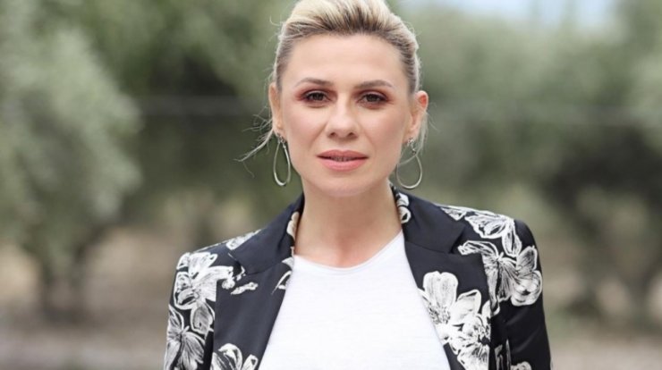 Κατερίνα Καραβάτου: "Προσπαθώ να βρω τα πατήματά μου...Αισθάνομαι εξουθενωμένη" [βίντεο]