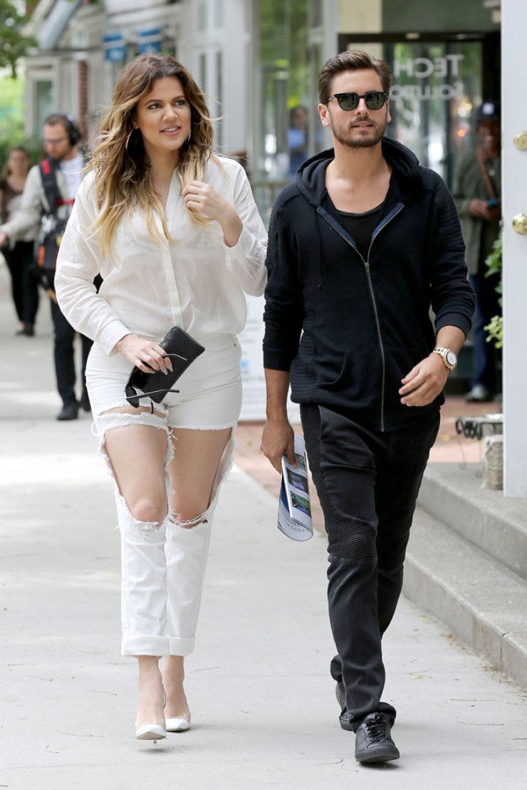 Khloe Kardashian: Φόρεσε το πιο σκισμένο τζιν που υπάρχει [εικόνες]