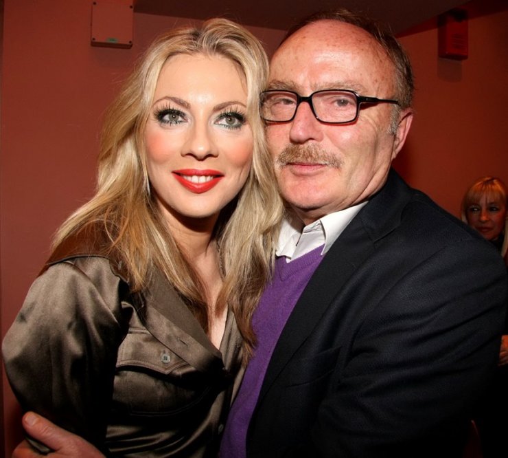 Τι απαντά ο πατέρας της Σμαράγδας Καρύδη στα σχόλια ότι η κόρη του διασκέδαζε την ώρα που γινόταν γνωστό ότι ο ίδιος πάσχει από καρκίνο