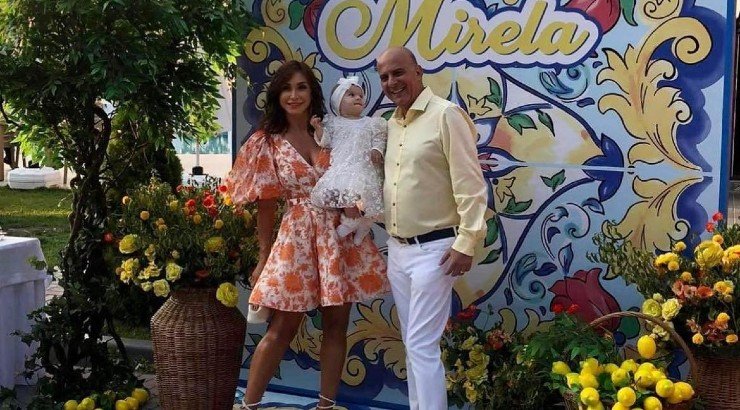 Μάριος και Ροντίκα Κάρογιαν: Έγιναν νονοί στη Μολδαβία! [εικόνες]