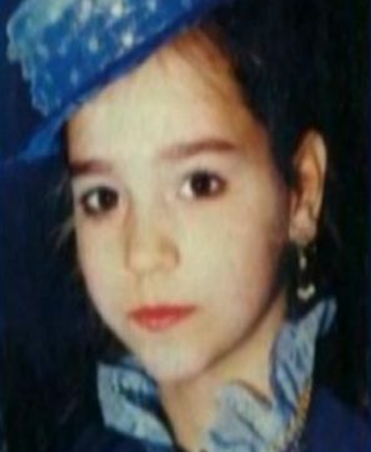 Ποια σέξι Ελληνίδα ηθοποιός είναι το κοριτσάκι στη φωτογραφία;