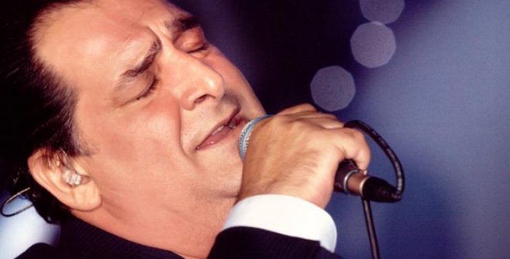 Βασίλης Καρράς: Απόψε στη Λευκωσία και αύριο στη Λεμεσό