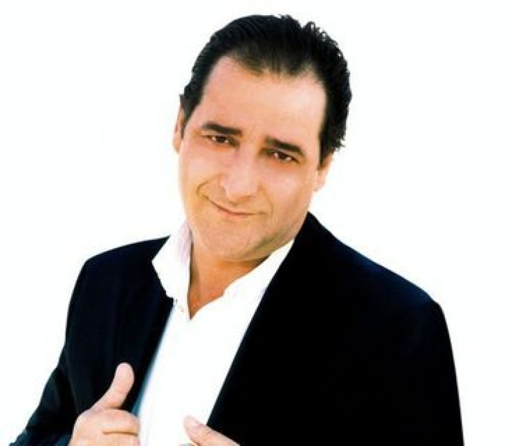 Ακούστε το νέο τραγούδι του Βασίλη Καρρά