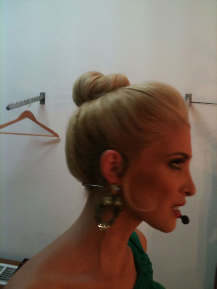 Η Νίκη Κάρτσωνα backstage