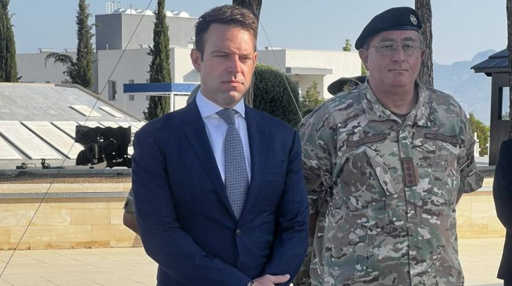 Στέφανος Κασσελάκης: Η κομψή ενδυματολογική επιλογή στην Κύπρο [εικόνες]