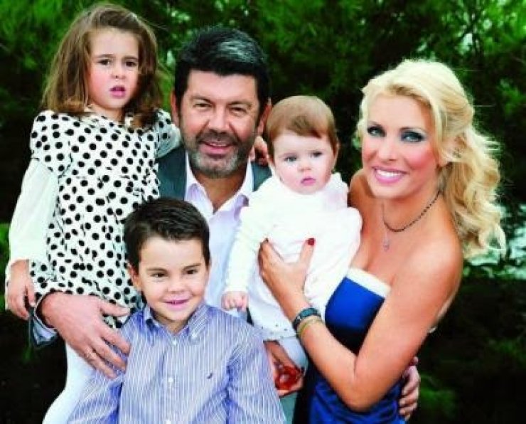 Δείτε πόσο μεγάλωσαν οι κόρες της Ελένης Μενεγάκη