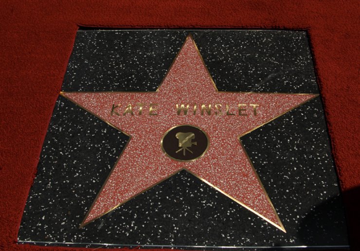 Διάσημη σταρ του Hollywood απέκτησε επιτέλους αστέρι στη λεωφόρο της δόξας [φωτογραφίες]