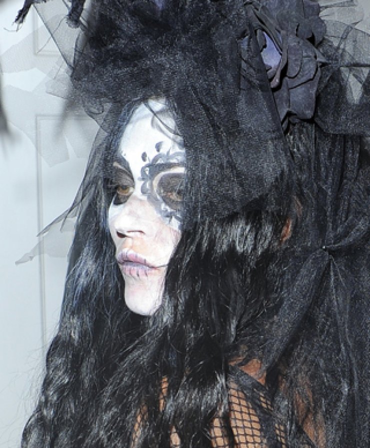 Έγινε αγνώριστη για χάρη του Halloween!!!