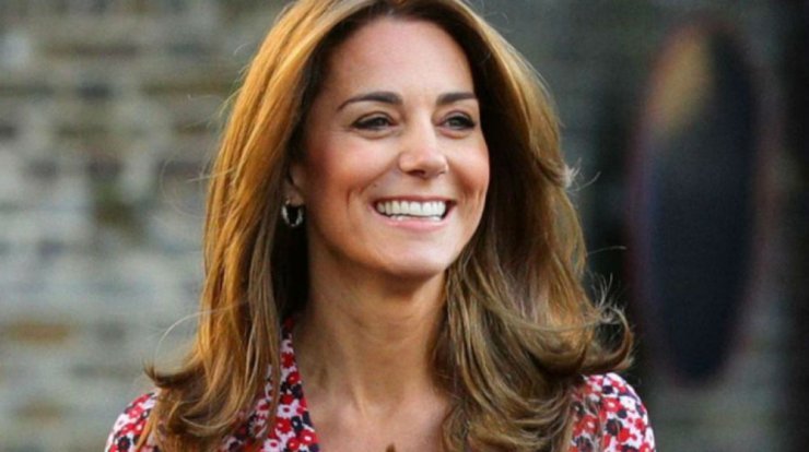 Kate Middleton: Το stylish κοστούμι που φόρεσε στην πιο hot απόχρωση
