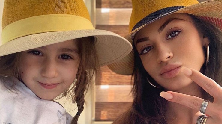 Νάταλι Κάτερ: Άκουσε την κόρη της να τραγουδάει και έμεινε άφωνη! [βίντεο]