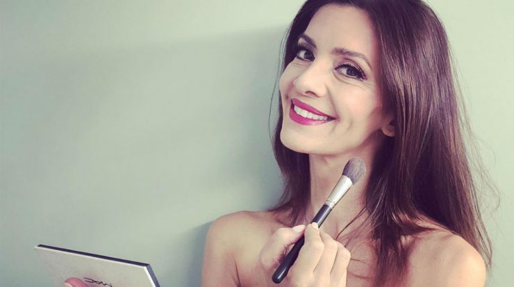 Κατερίνα Λέχου: Ποζάρει χωρίς ίχνος μακιγιάζ στα 53 της και μας εντυπωσιάζει [εικόνα]