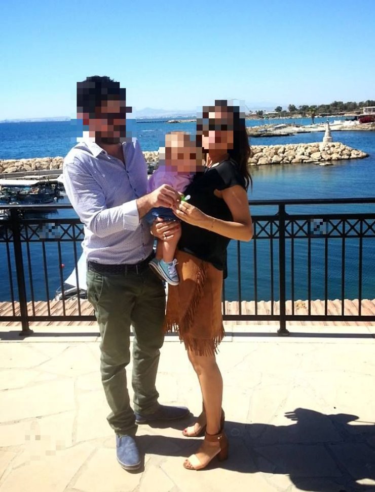 Επώνυμη Κύπρια αγκαλιά με τον γιο και τον σύντροφό της!